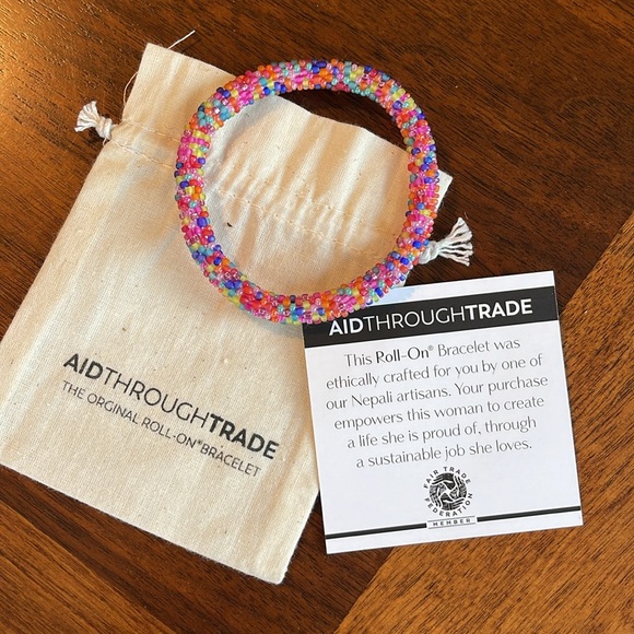AID THROUGH TRADE ROLL ON ADORABLE CANDY SPRINKLES BRACELET - BEAUTIFUL!! - Picture 3 of 5